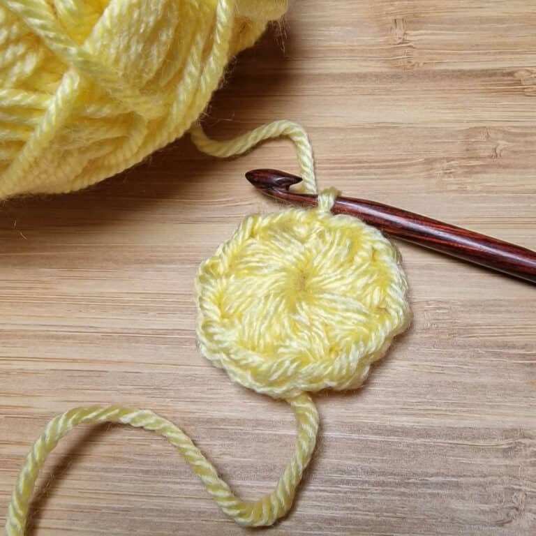 Easy Crochet Flower Pattern - How To Crochet A Flower