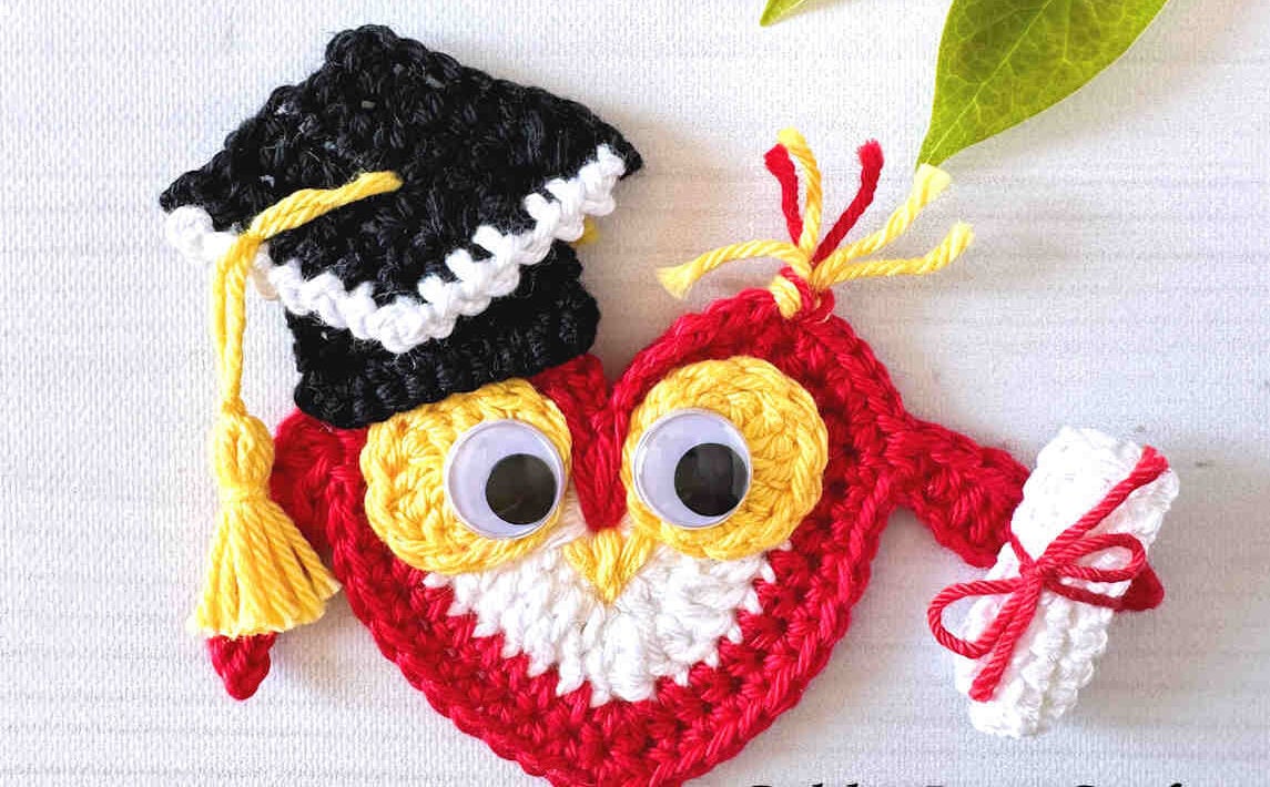 60+ Graduation gift crochet patterns