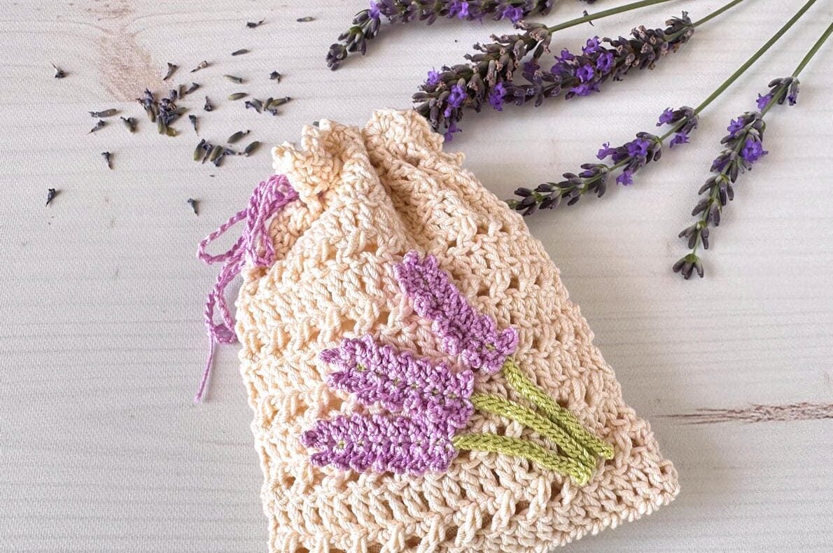 60+ Graduation gift crochet patterns