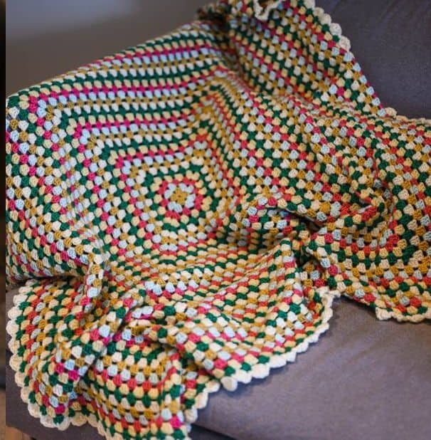 60+ Graduation gift crochet patterns