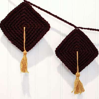 60+ Graduation gift crochet patterns