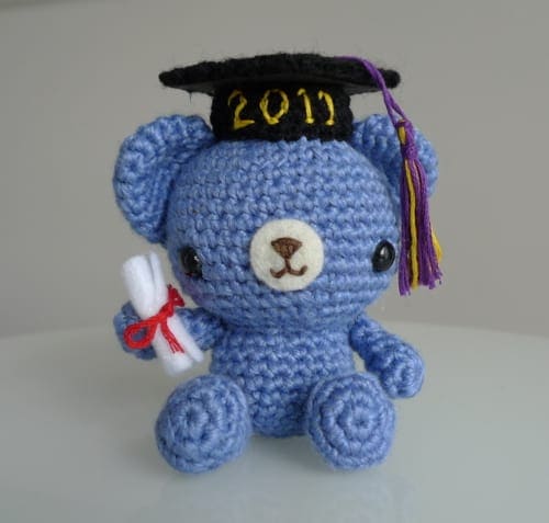 60+ Graduation gift crochet patterns